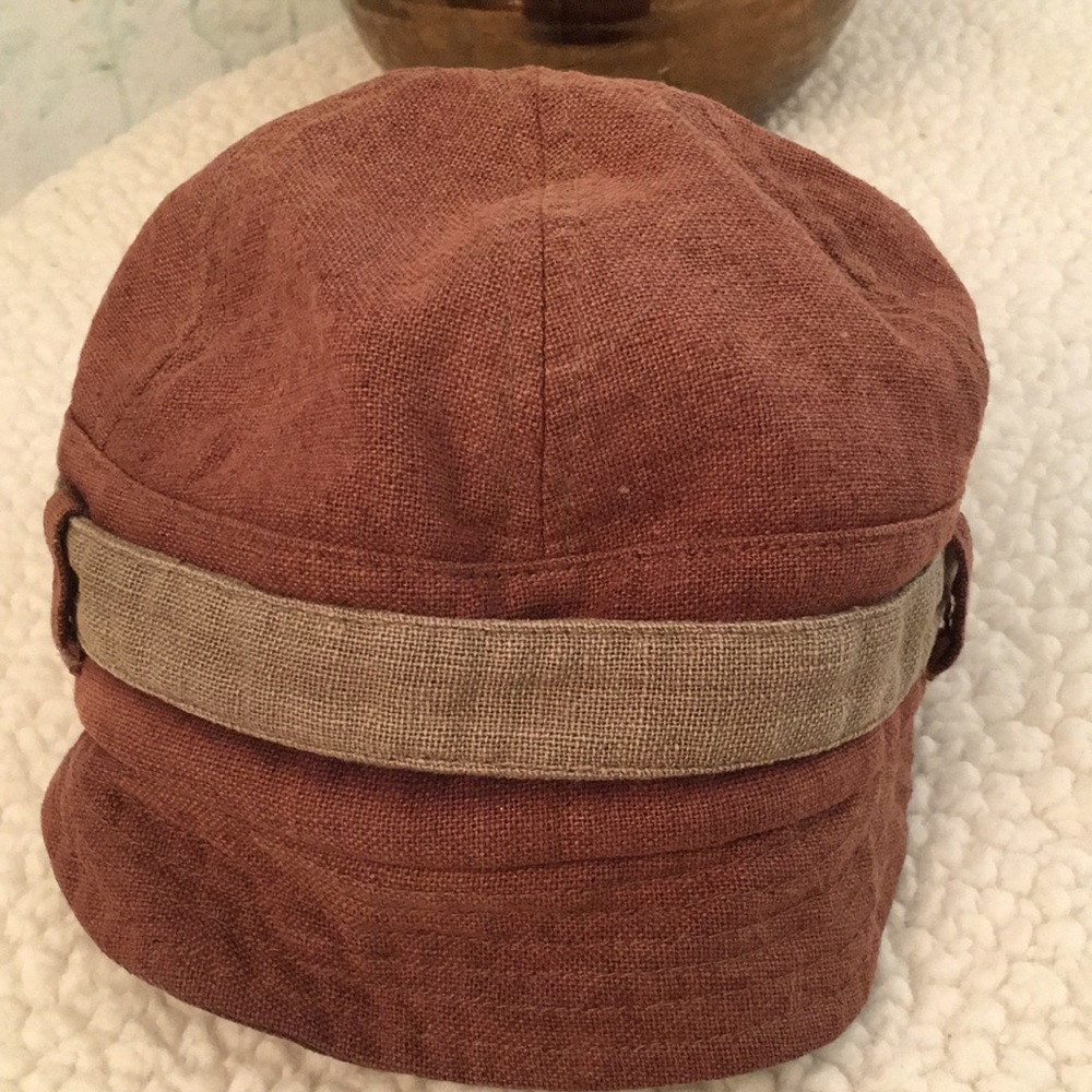 Brown/cinnamon Pistil newsboy cabbie hat.